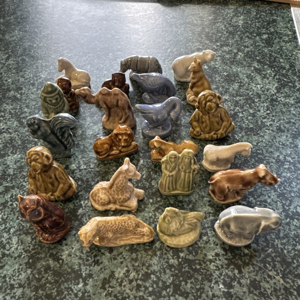 Wade of England Red Rose Tea Ceramic Figures Lot 23 Made In England Figurines